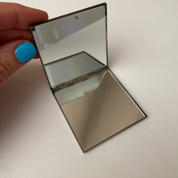 Vintage Silver Plated Compact Mirror Ornate Scrollwork‎ 2.5 - Picture 6 of 6